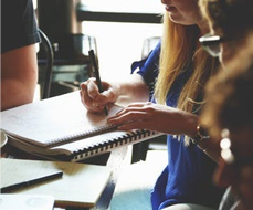 中國(guó)教育服務(wù)中心 引領(lǐng)自費(fèi)留學(xué)中介服務(wù)，助力學(xué)子海外圓夢(mèng)